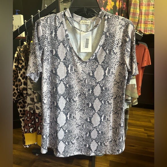 Keyhole top - Picture 2 of 3